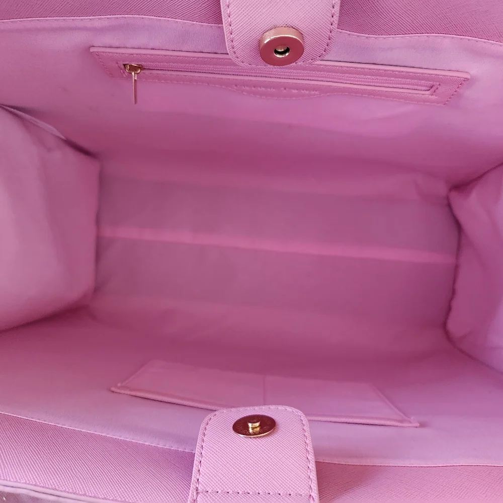 Stunning Trina Turk large bag! Weekender, Tote, Work bag, Travel bag! Anything! - Picture 6 of 12
